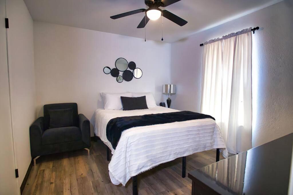 Chic & Cozy 2 Bedroom - 1 Bathroom - Rated Best Eagle Pass Exteriör bild