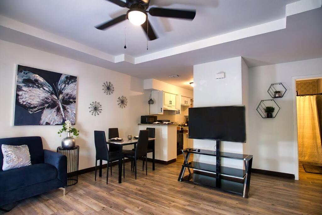 Chic & Cozy 2 Bedroom - 1 Bathroom - Rated Best Eagle Pass Exteriör bild