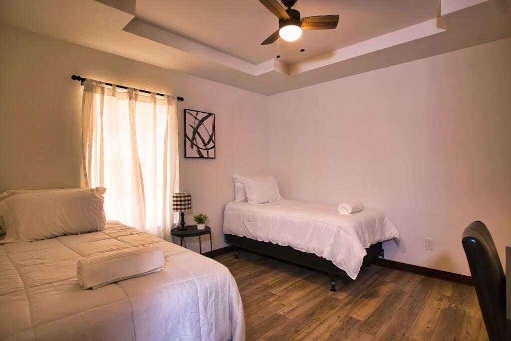 Chic & Cozy 2 Bedroom - 1 Bathroom - Rated Best Eagle Pass Exteriör bild